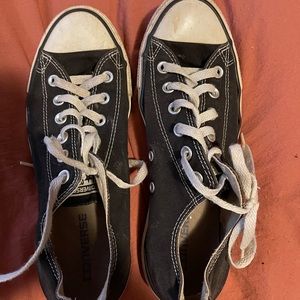 Black converse